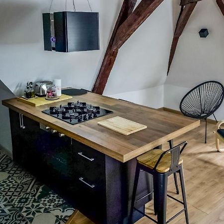Ferienwohnung Vue Sur La Cathedrale - Au Coeur De Bourges Exterior foto