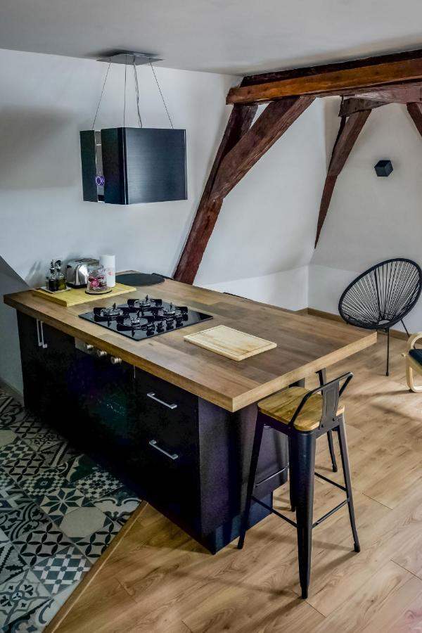 Ferienwohnung Vue Sur La Cathedrale - Au Coeur De Bourges Exterior foto